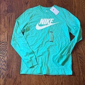 NWT Men’s Nike Long Sleeve Tee